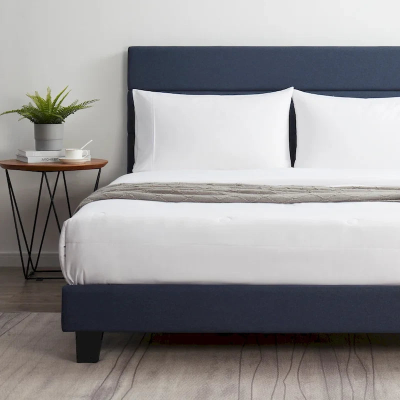 Cama de plataforma tapizada con canales horizontales