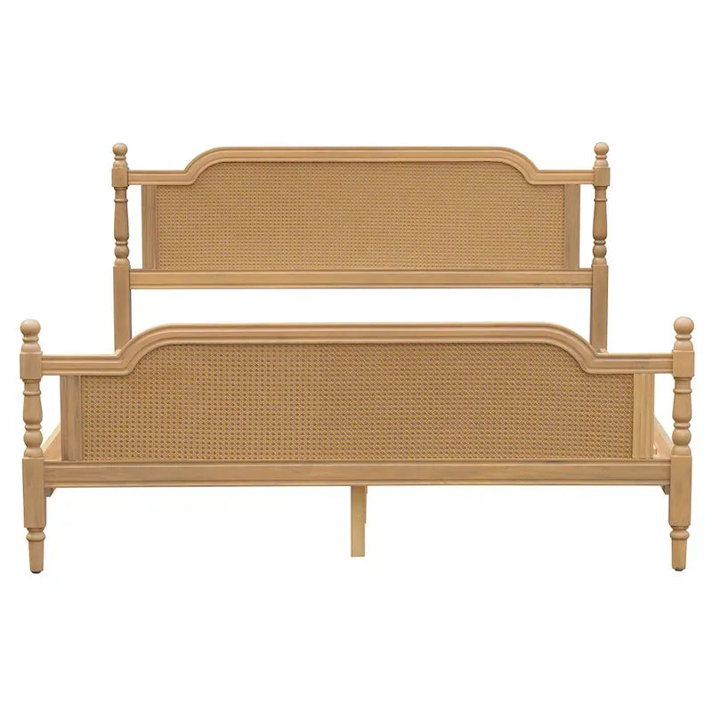 Bett im traditionellen Stil mit Rattan-Kopf- und Fußteil für das Schlafzimmer