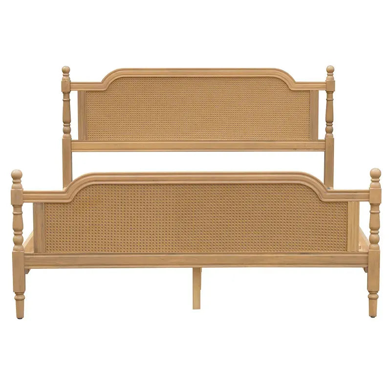 Bett im traditionellen Stil mit Rattan-Kopf- und Fußteil für das Schlafzimmer