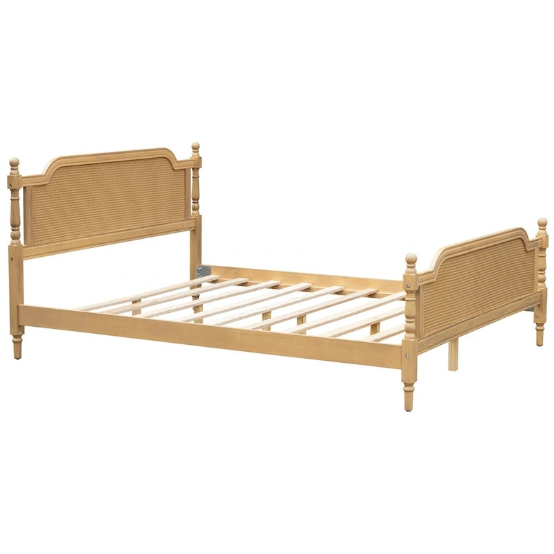 Bett im traditionellen Stil mit Rattan-Kopf- und Fußteil für das Schlafzimmer