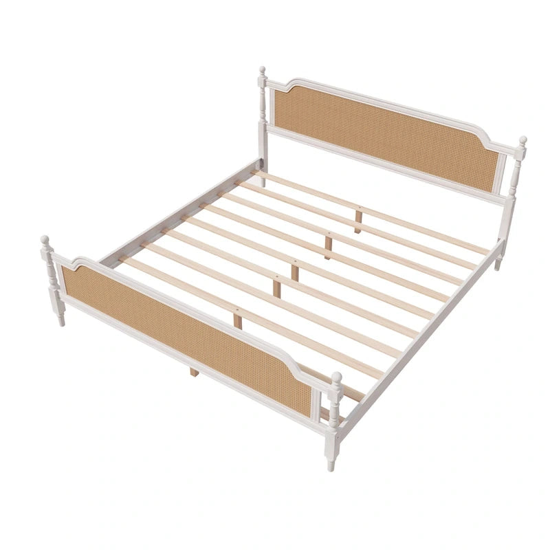 Bett im traditionellen Stil mit Rattan-Kopf- und Fußteil für das Schlafzimmer