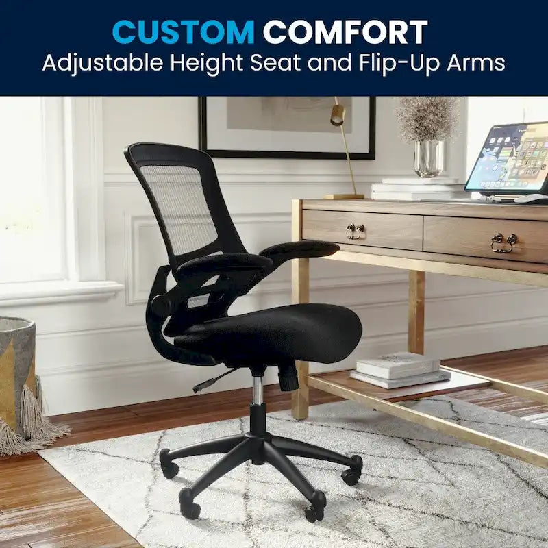 Ergonomischer Bürodrehstuhl mit mittelhoher Netzrückenlehne und hochklappbaren Armlehnen