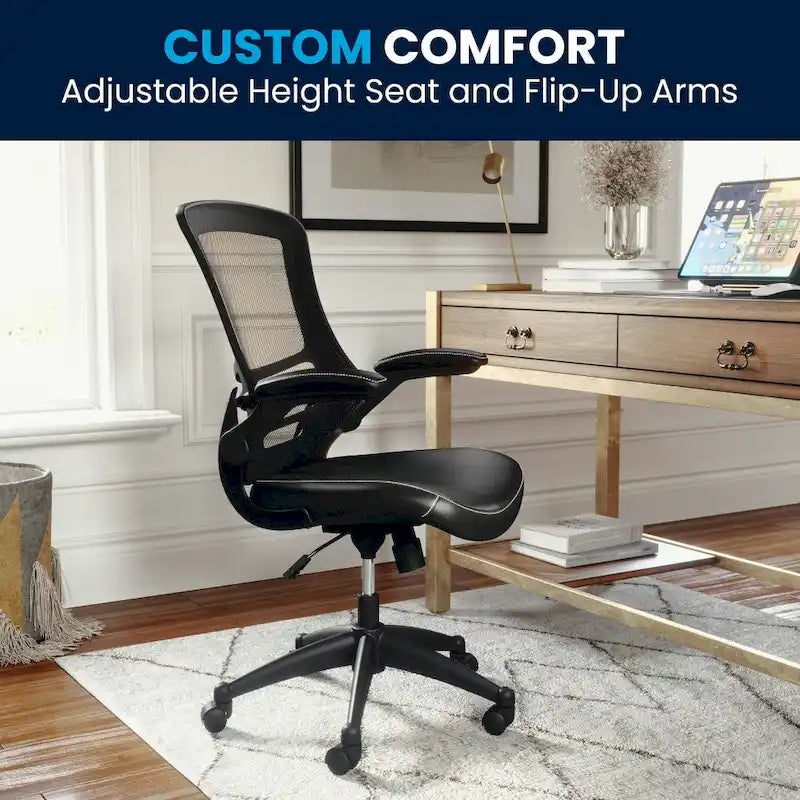 Ergonomischer Bürodrehstuhl mit mittelhoher Netzrückenlehne und hochklappbaren Armlehnen