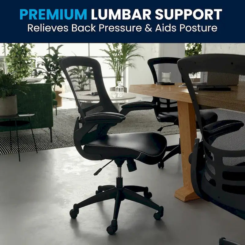 Ergonomischer Bürodrehstuhl mit mittelhoher Netzrückenlehne und hochklappbaren Armlehnen
