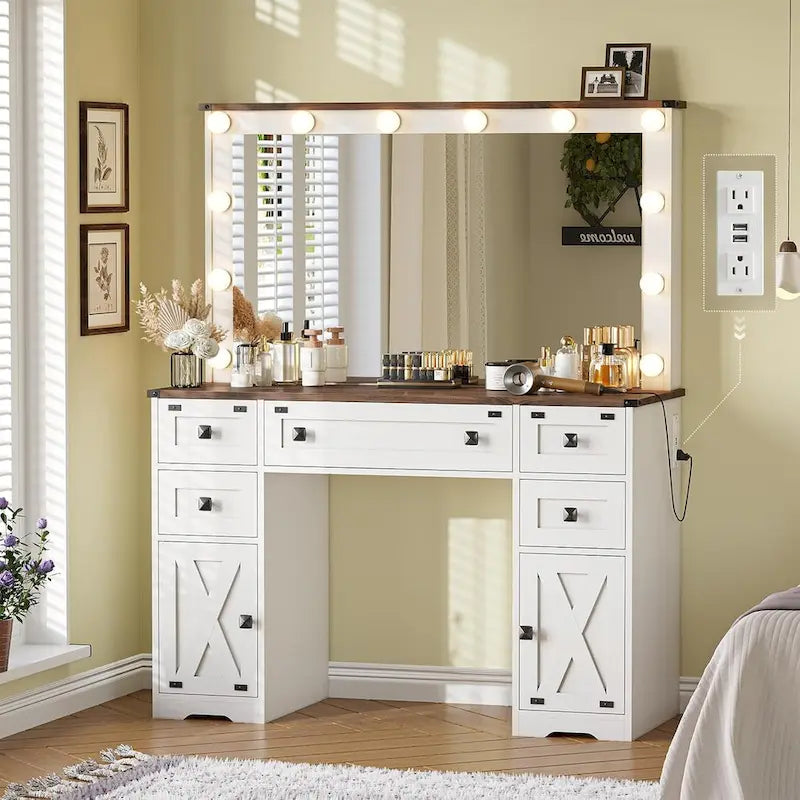 Coiffeuse avec grands miroirs Hollywood et ampoules