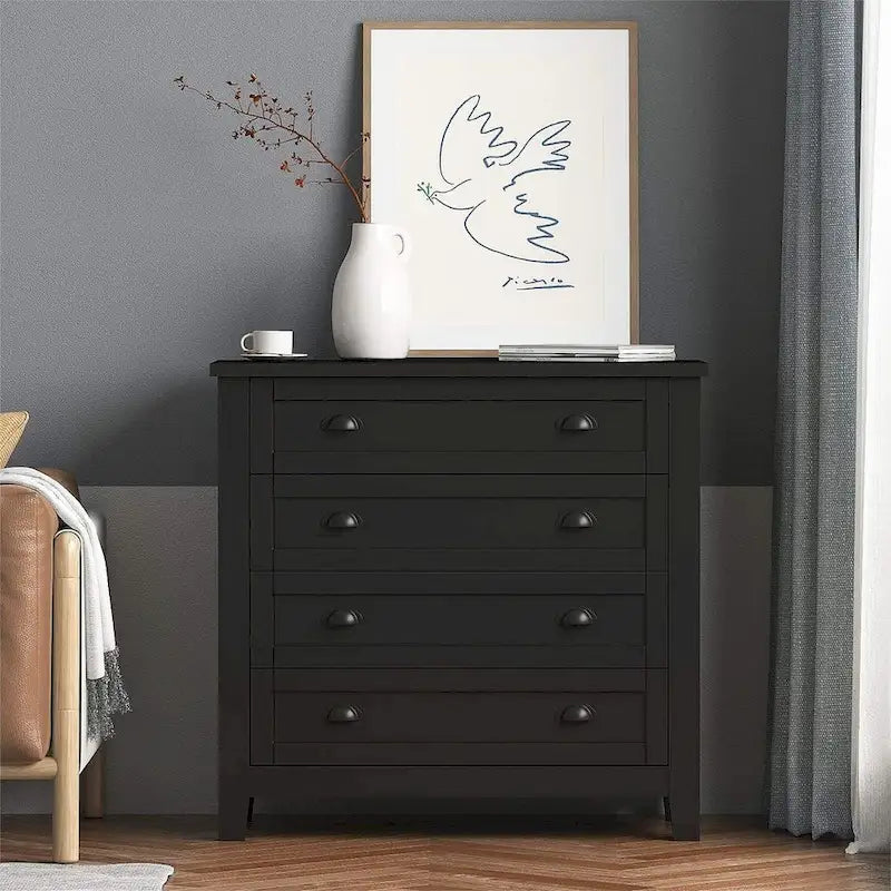 Moderne Kommode mit Massivholzrahmen und Retro-Muschelgriffen